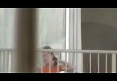 Japanisches Mädchen kostenfreie pornofilme mit reifen frauen küsst meinen Schwanz