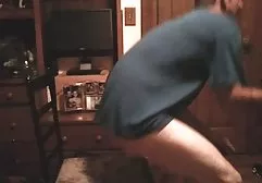 Ich streichle meine kleinen Titten, die sie in ihrem Mund haben pornofilme mit alten wollen