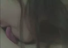 Brünette lutscht einen sexfilme ü50 dicken Joint