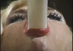 Schöne Brünette wird supergeile sexfilme von zwei Jungs gefickt