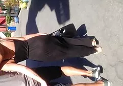 Junges Mädchen mit geile fickvideos gratis großen Titten bekommt ein Geld