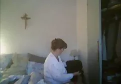 Wunderschöne Blondine lutscht einen sexfilme gratis mit reifen frauen fetten Schwanz