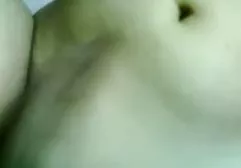 Reife Brünette fickte sich mit einem kostenlose geile sexfilme roten Dildo