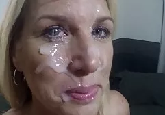 Kurviger Mulatte kostenlose geile sex filme mit dicken Titten masturbiert