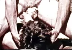 Cutie masturbiert ihre Muschi bei der geile kostenlose pornofilme Arbeit!