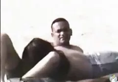 Heute hat das Baby nicht die Absicht zu ficken, aber sie gratis geile pornofilme kann ein wunderliches Mitglied mit ihren erfahrenen Frauenhänden masturbieren und sie weiß, wie man es perfekt macht