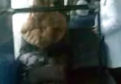 Sie fing an, die kostenlose mature sexfilme Büsche zu saugen und endete im Schlafzimmer