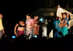 In der geile sexfime Nacht gehen die Knoten zur Stripshow