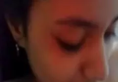 Ein junges englisches gratis milf sexfilme Mädchen zeigte ihre Reize und dann wurde sie hart gefickt