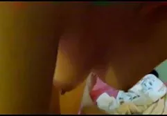 Die süße Brünette liebt es, auf ihrem hübschen Hintern nach Abenteuern zu suchen, und die besten kostenlosen pornos ging abends spazieren