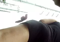 Blonde Athletin streichelt sich vor der geile deutsche sexfilme Kamera