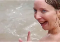 Katya heiße sexfilme kostenlos streichelt den Penis mit ihren Beinen