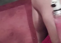 Junge Brünette geile sexfilme anschauen saugt Hahn auf der Treppe